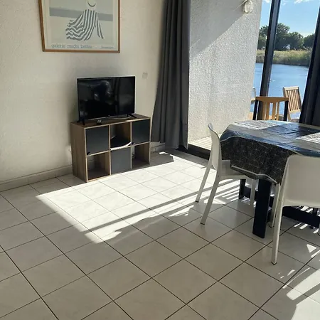 Villa T4 Vue Avec Ponton Prive Au Barcares - Fr-1-782-80 Le Barcarès